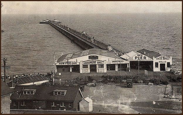 historical image of Felistowe Pier