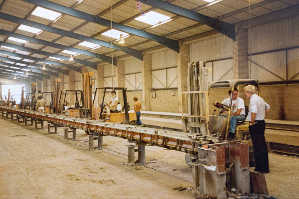 Additional T-beam beds and Hollowcore beds added to factory in 1994