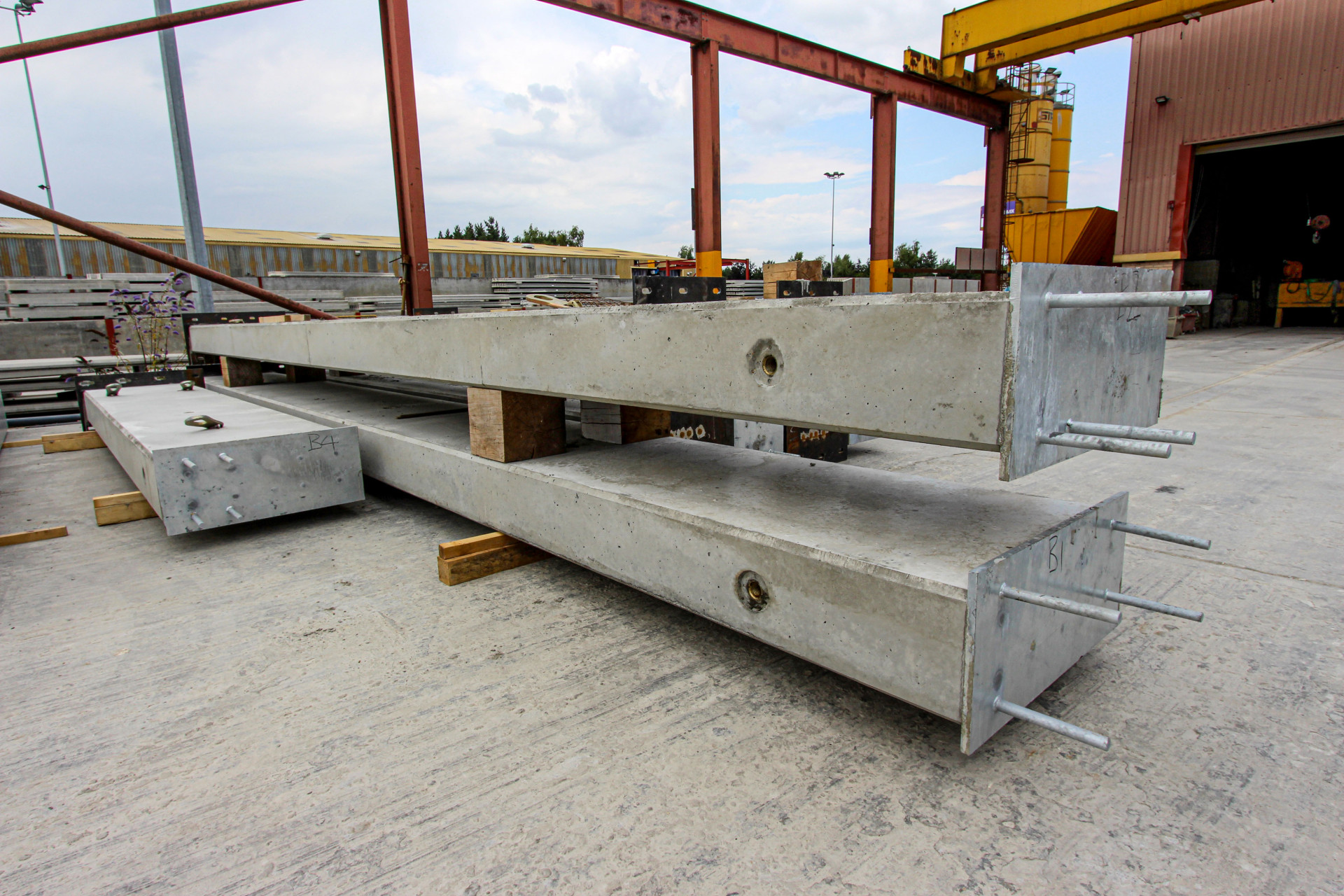 Precast Concrete Column Design Construction Milbank